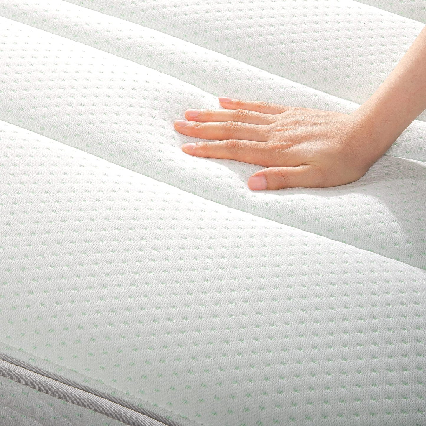 Zinus 8 Inch Foam and Spring RV Mattress, Short Queen Size for RVs, Campers & Trailers, Mattress in A Box, White