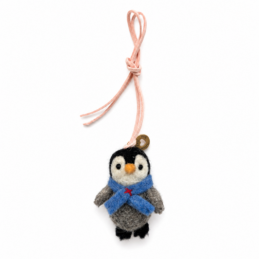 NEW Frosty The Penguin Bag Tag